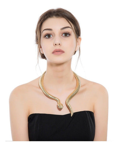 Collar Exótico Choker Serpiente Dorada Realista Acero